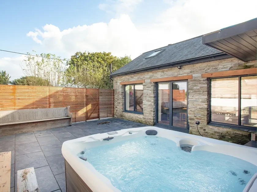 3 bedroom accommodation in Blunts, near Saltash - Image 1