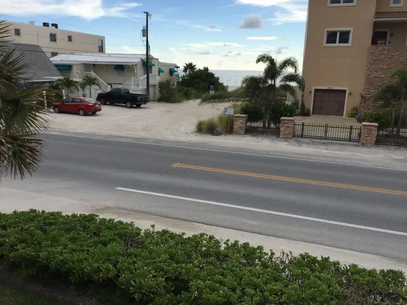 Passos para a praia (Island Paradise) - Image 1