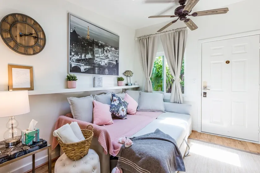 Charming 1-Bedroom Home near Downtown Culver - Image 1