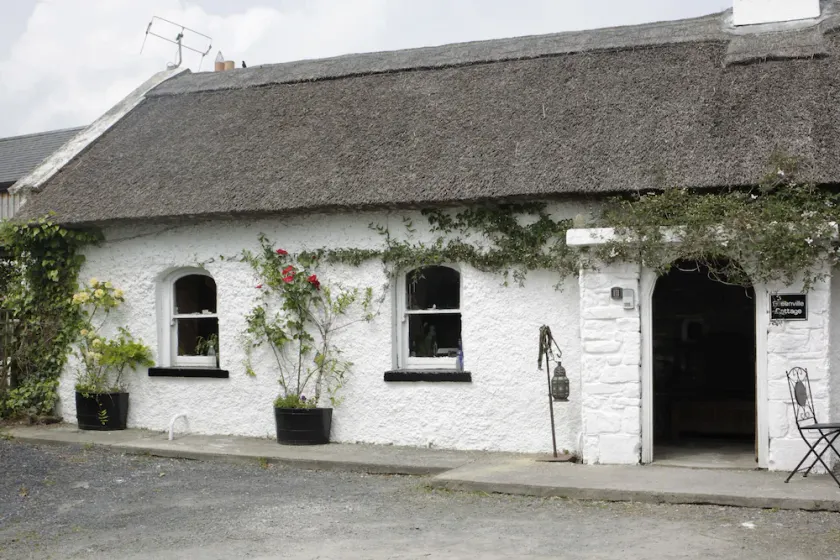 Beautiful Cottage Full of Art & Atmosphere - Image 1