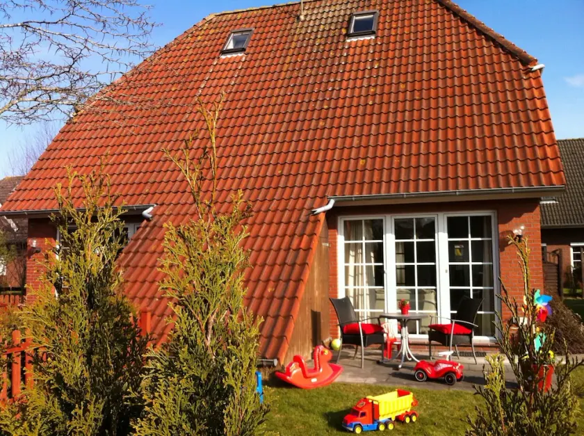 Holiday homes and Apartments in the heart of Greetsiel, modern, comfortable + cozy, Internet - Image 1