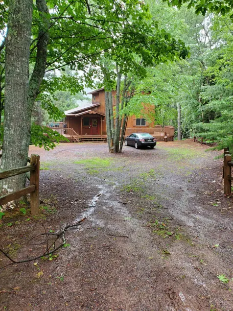 Cozy Cabin on the Lake - Image 1