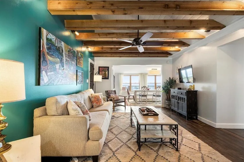 The Peach Bluff | Hot Tub | Gorgeous Bluff Views! - Image 1