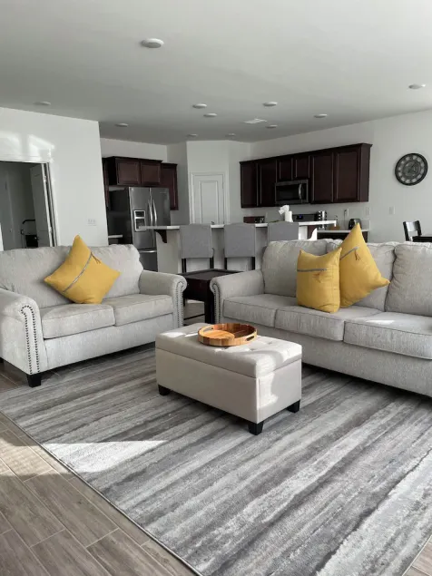 3 Bed Home with Desert Mountain Views - Image 1