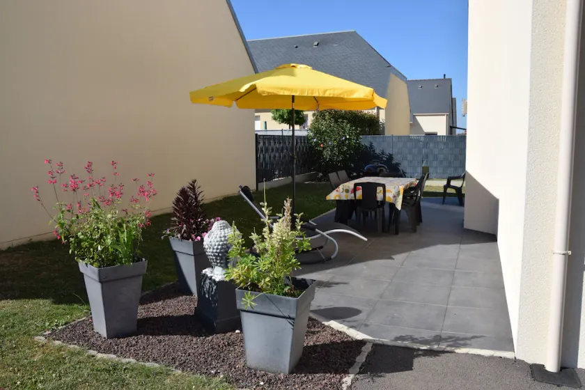 Maison Avec Jardin Clôturé Proche des Plages du Débarquement - Image 1