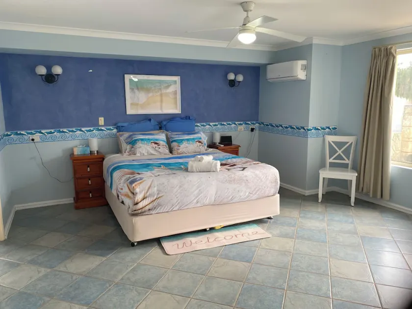 AVALON BAY BEACH HOUSE - Image 1