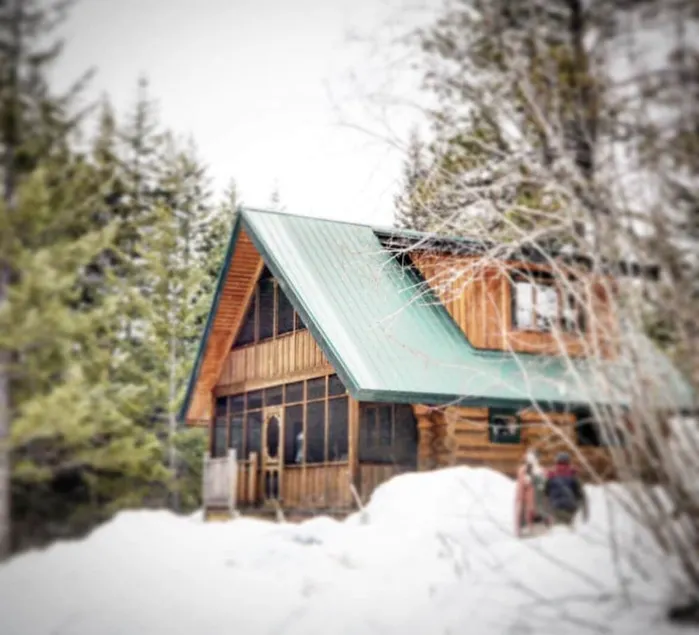 Wild Rose Cabin at Tin Poppy: Off-Grid Glamping + Private Sauna near Salmon Arm. - Image 1