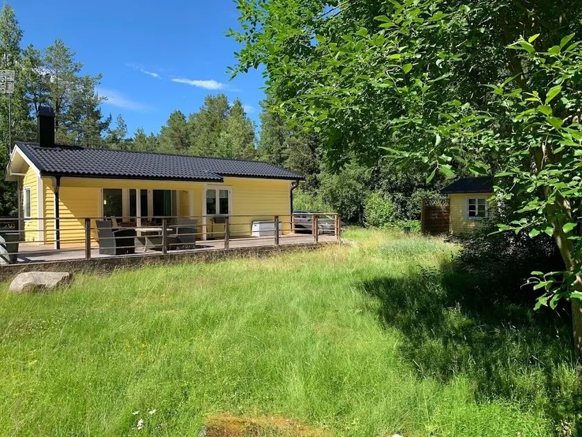 Cozy vacation home with large terrace, 8 min from the sea - Image 1