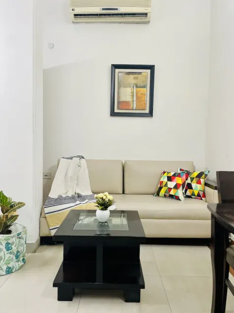 BluO Modern Studio - Defence Colony Market - Image 1