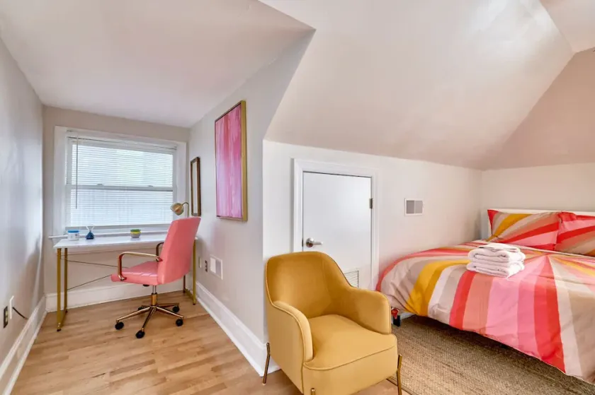 Modern Studio SLU, Fox Thtr, CWE-Apt J - Image 1