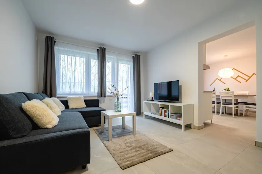 Cozy apartment, amazing mountain view, close to great hiking trails - Image 1
