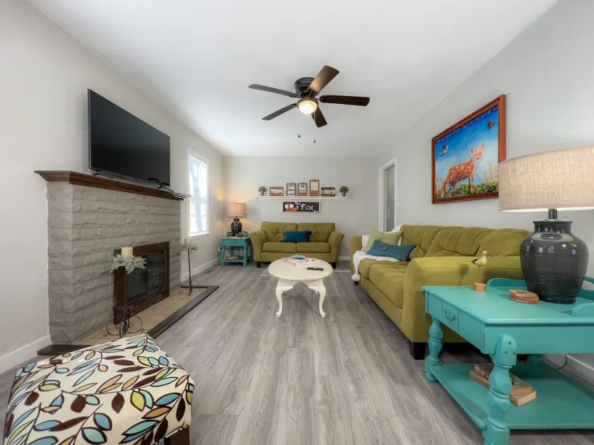 The Fox Den, Pet Friendly, Broadband WiFi, Great Location - Image 1