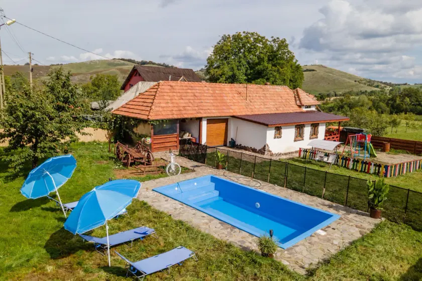 Transylvanian Cottage with Private Swimming Pool - Image 1