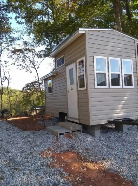 \"Heiwana\" tiny home on 11 acre park-like farm - Image 1