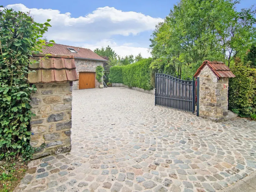 Charming Stay Near Forests - Image 1