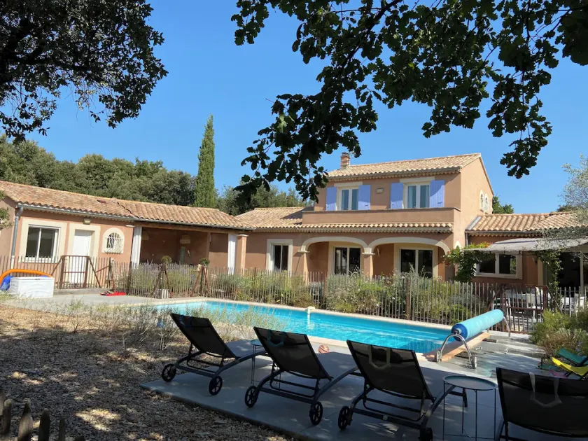 Villa provençale au cœur de la chênaie - Image 1