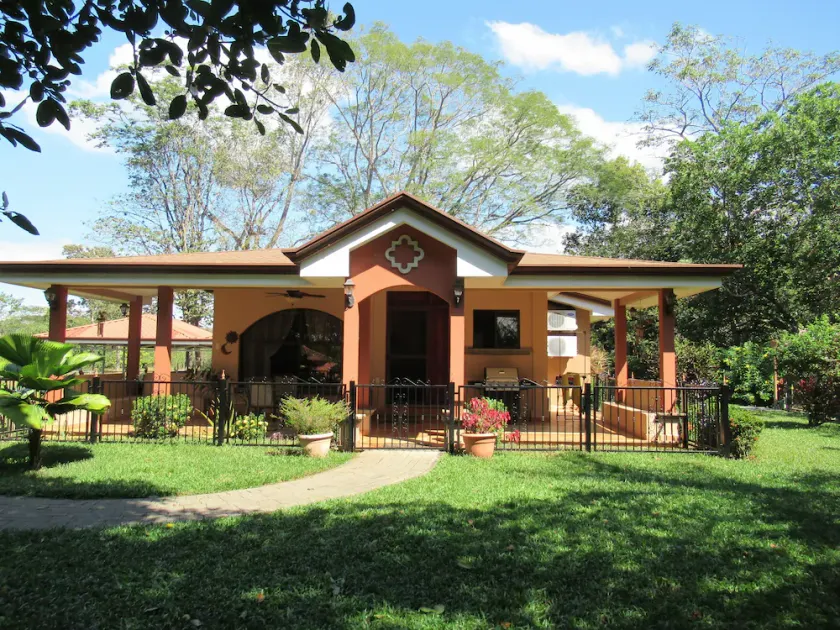 Deje atrás el frío, invierno en el paraíso tranquilo y seguro de Costa Rica - Image 1