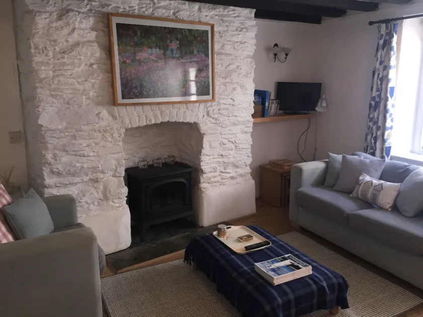 HOWTON COTTAGE - village cottage on coast path next to beaches - Image 1