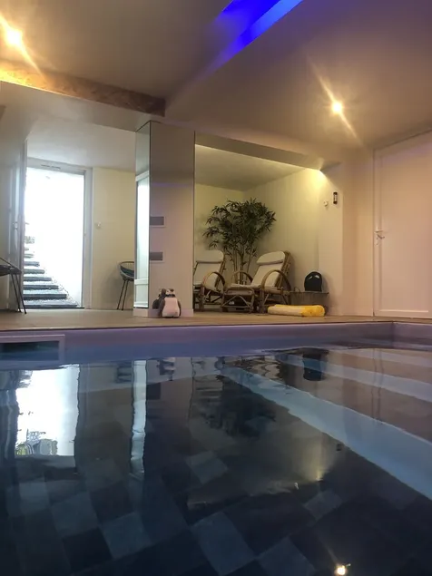 EXCEPTIONNEL : Centre de PORNIC maison avec PISCINE INTÉRIEURE et JARDIN. - Image 1