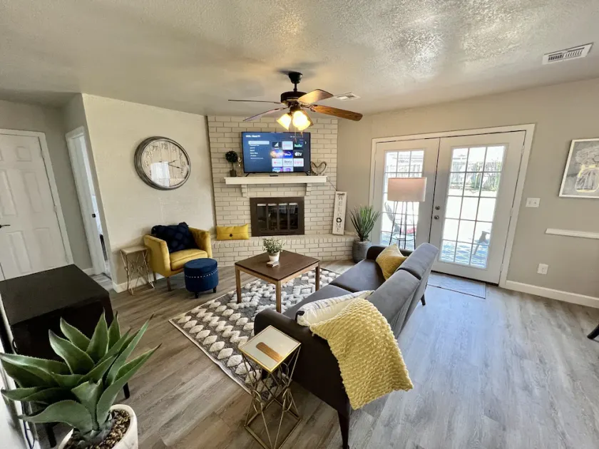 Cozy 3BR family retreat with a fenced backyard, patio, and everything you need for a comfortable stay in Broken Arrow. Pet friendly! - Image 1