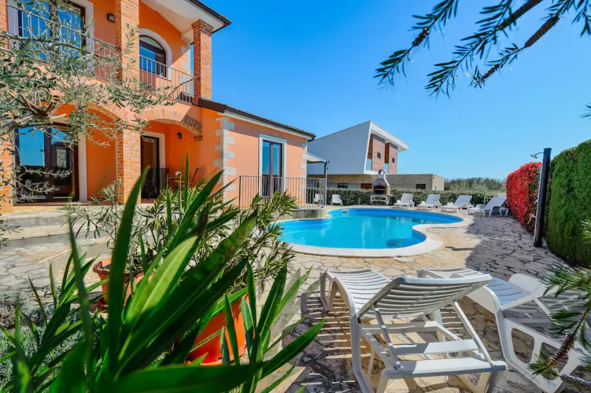 Villa Imagine mit beheizter Pool in Visnjan, Istrien - Image 1