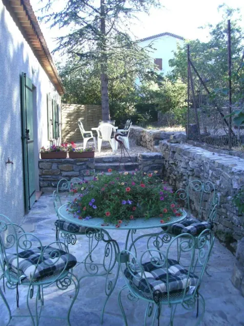 La Maison Charmante - Gite coquet pour 6 personnes avec salon de jardin - Image 1