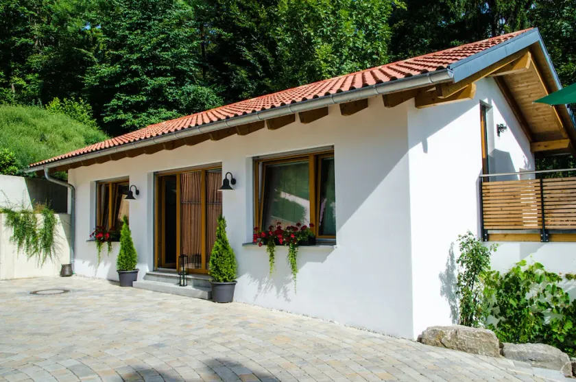 Exclusive bungalow in an idyllic location at the foot of the Andechs Monastery - Image 1