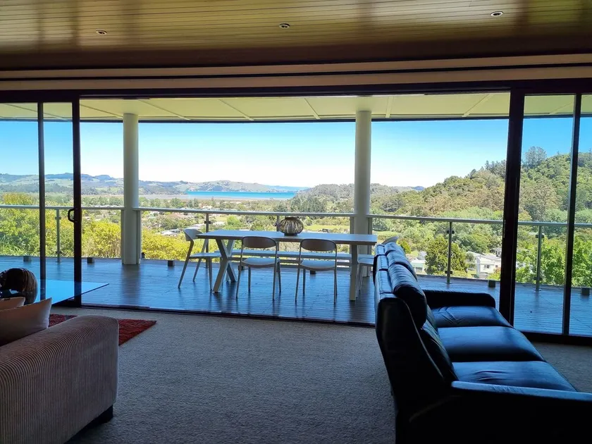 Coromandel Views - Majestic Home/Stunning Outlook/Own Ensuites/Internet/Smart TV - Image 1