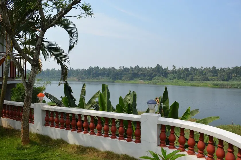 Periyar RiverView Homestay II, Near Cochin Airport, Kochi | RiverView AC Rooms - Image 1