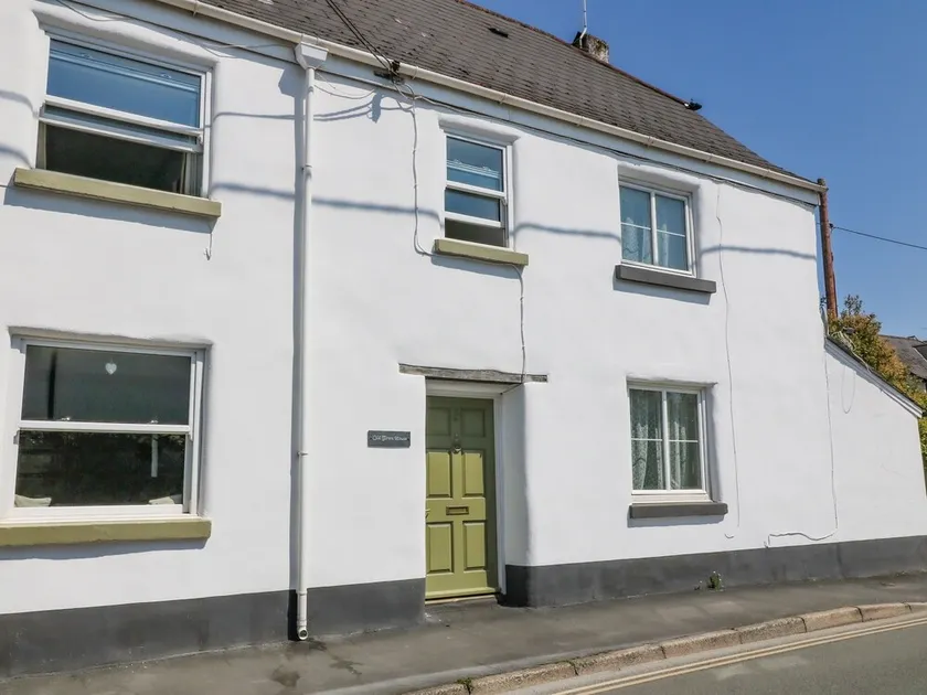 OLD TOWN HOUSE, family friendly, character holiday cottage in Dawlish - Image 1