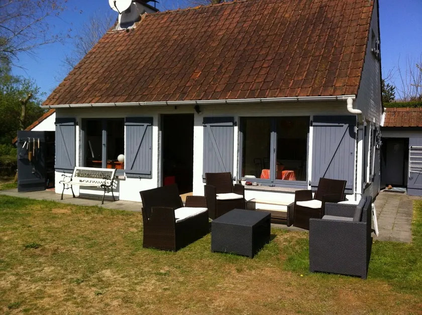 The countryside at the sea - Image 1