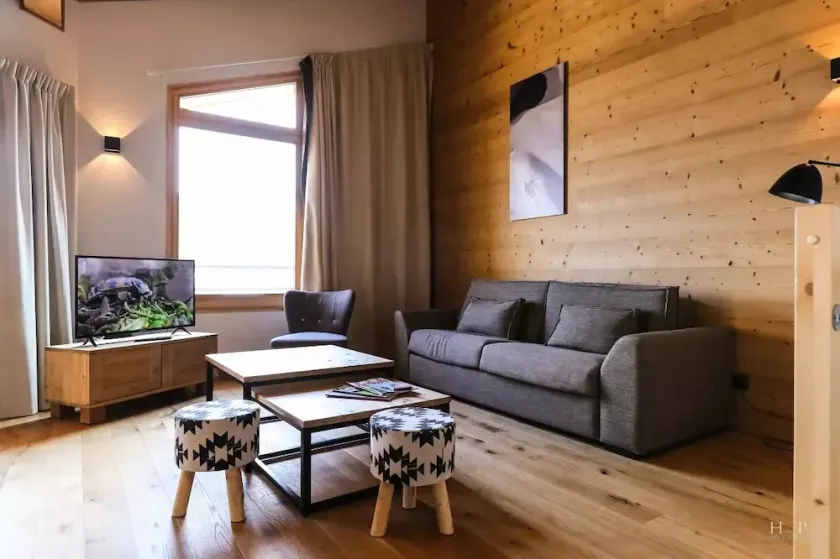 Luxury 2 Bedroom Apartment with view of Mont Blanc - Image 1
