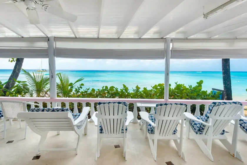 Beachfront Tropical Retreat - Belair (4 senge) - Image 1