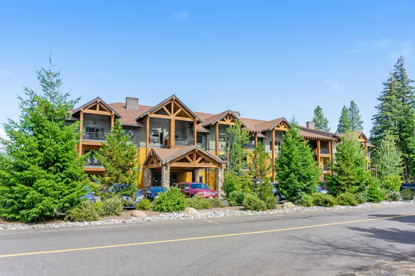 Elegant, dog-friendly retreat w/ shared pool & fireplace - near trails - Image 1