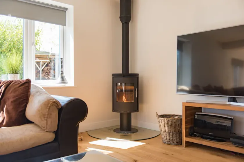 Beautiful holiday home sleeping 8 with parking and huge garden in Deal, minutes from the beach - Image 1