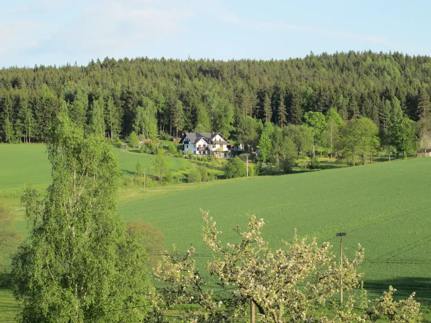 Vacation apartment in a secluded location directly by the forest. - Image 1