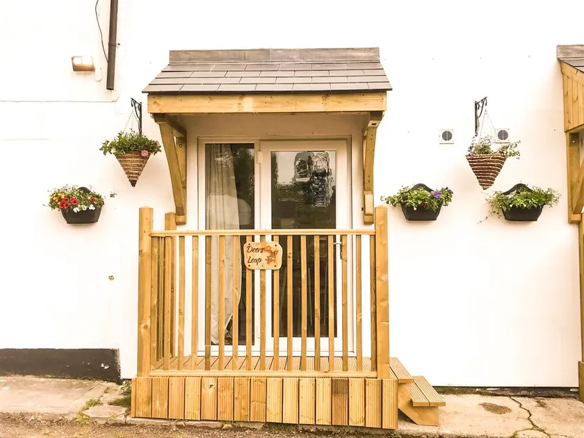 Deers Leap, A modern new personal double bedroom holiday let in The Forest Of Dean - Image 1