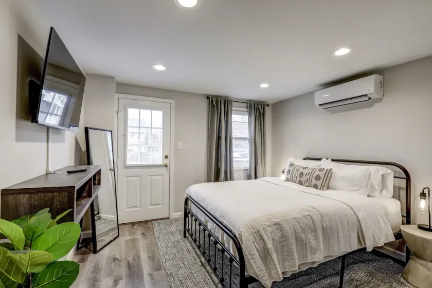 Perfect Cozy Home for Downtown Lancaster Visits - Image 1