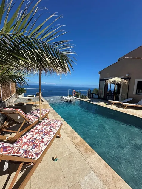 Au sommet de l’Estérel, villa perché dans un calme absolu et vue panoramique mer - Image 1