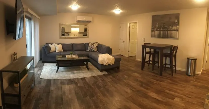 ❤️ 🏙 The View-Stylish Interior- Min to downtwn 🌃 ❤️ - Image 1