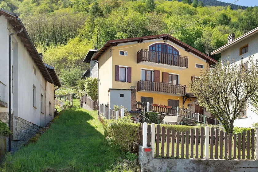 Casa Vacanze 'In Valtellina Da Valter E Lella' con Vista Montagna, Wi-Fi e Aria Condizionata - Image 1