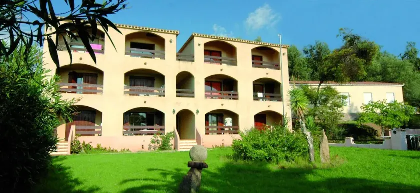 Flat with private  terrace, restaurant,village walking distance - Image 1