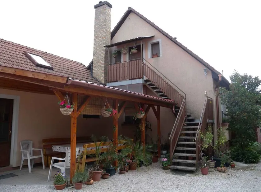 Apartamento de vacaciones con columpio, arenero y piscina infantil - Image 1