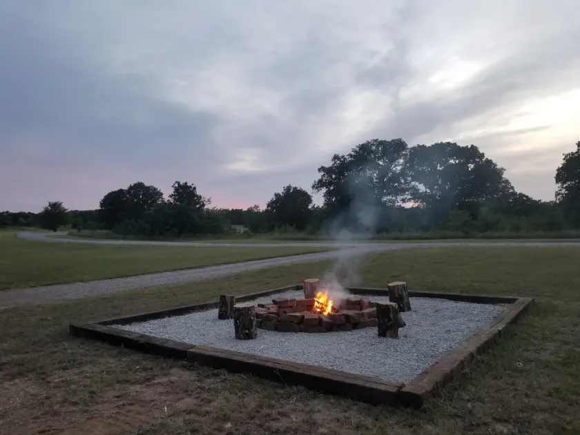 Cabin for two on 160 Acres,less than 20 min from Choctaw Casino Durant OK - Image 1