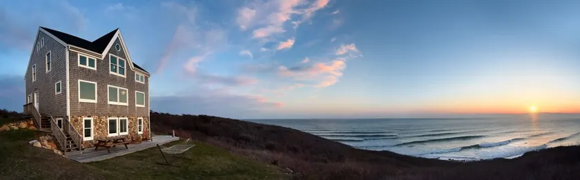 Front Row Views of the Surf - Image 1