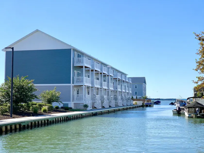 IslandCoveParadise: Luxury-NewlyBuiltTH! OnTheWater-Boardwalk-Pool-w/2 CarGarage - Image 1