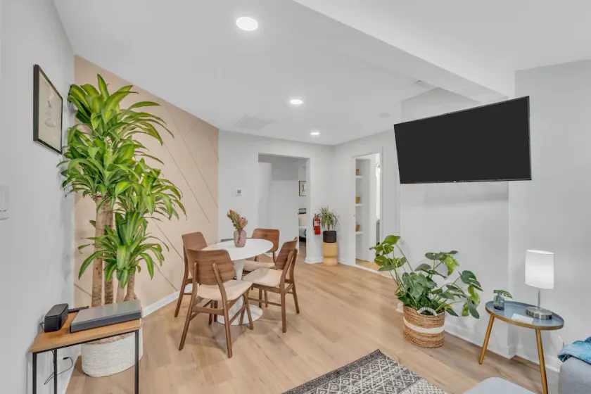 Cozy 2-Bedroom Bungalow in Bradley Beach - Image 1