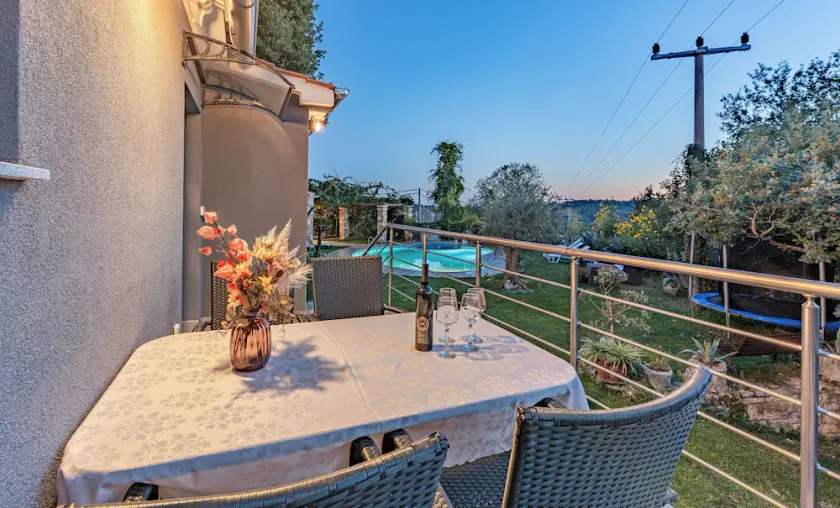 House Nina - Image 1