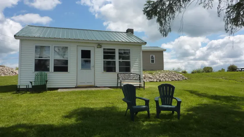 Cozy Vintage Cottage on Big Lake (yes, that's the name of the lake) - Image 1