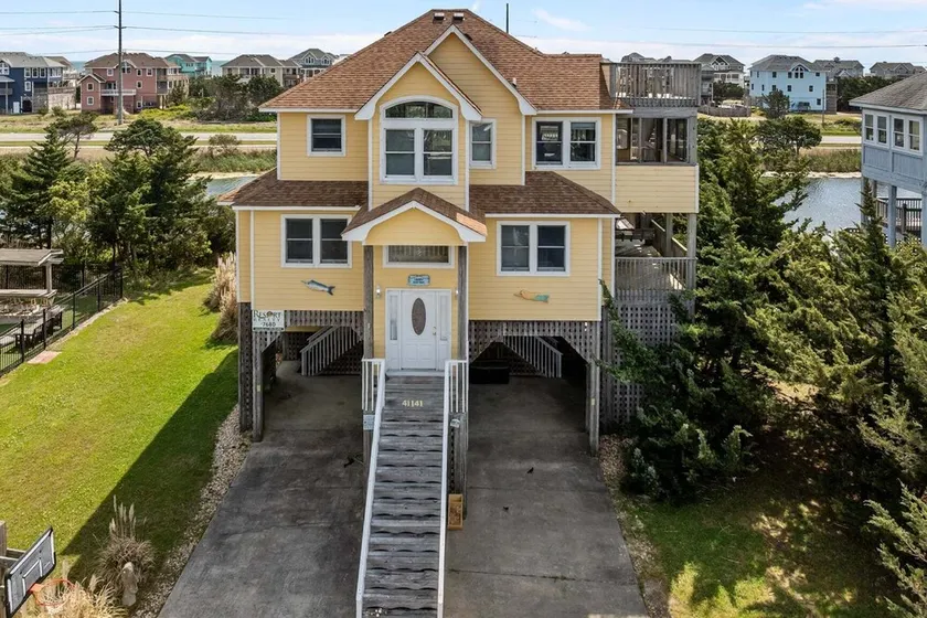7680- Sandy Bottom. | Canalfront | Avon | Sleeps 12 - Image 1